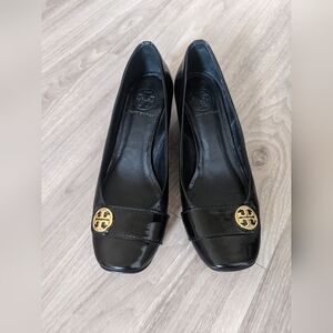 Tory Burch Black and Gold Women's Shoes